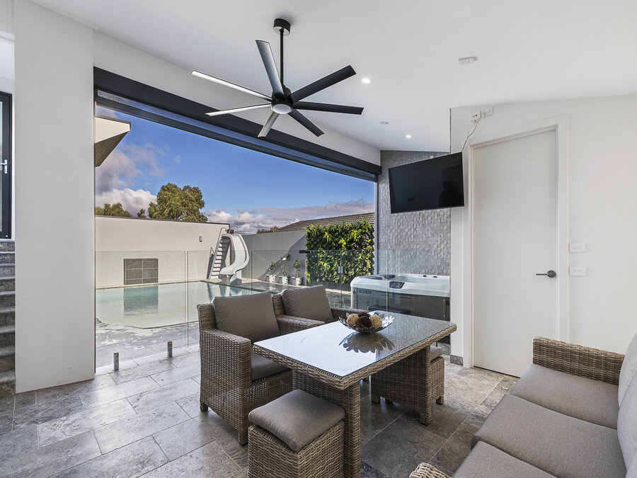 Luxurious al fresco area